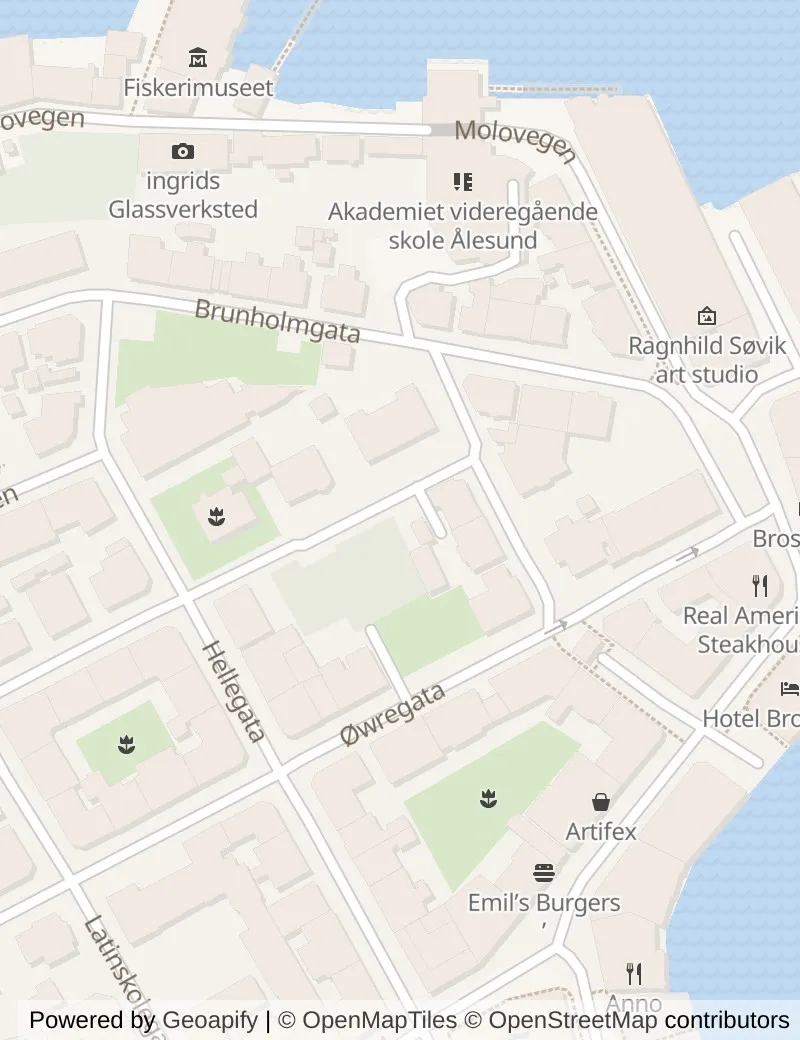 Closer street map of Alesund, about ten minutes' walk from side to side, showing the streets and what is on them.