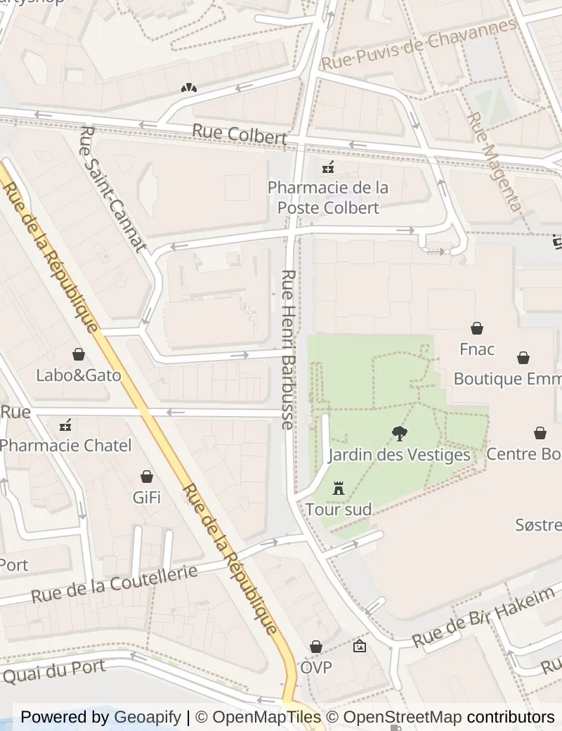 Closer street map of Marseilles, about ten minutes' walk from side to side, showing the streets and what is on them.